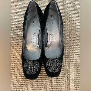 Tahari black suede dress pump with beautiful jewel detail